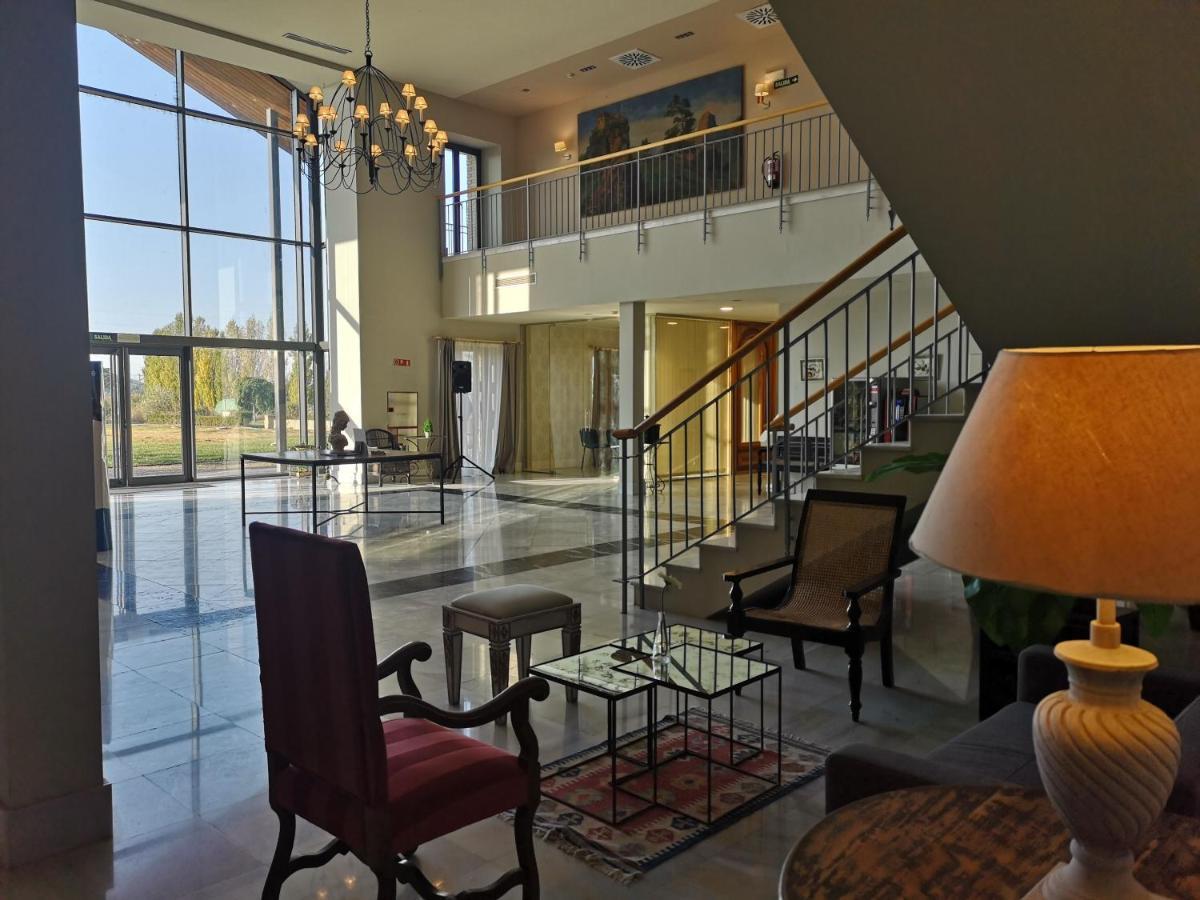 Hotel Villa Marcilla Kültér fotó