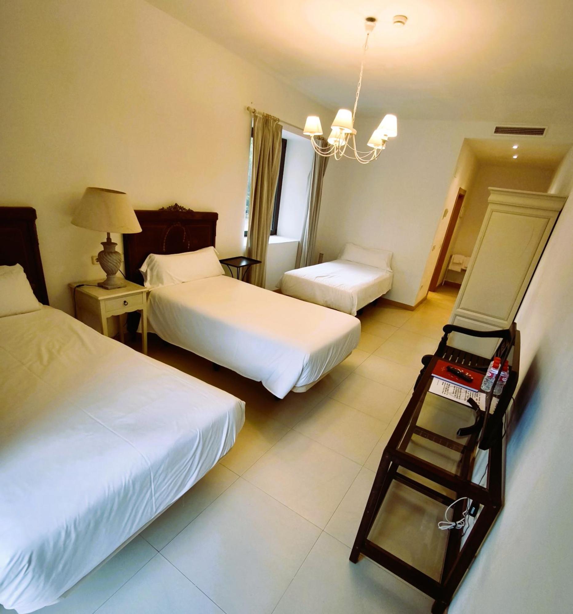 Hotel Villa Marcilla Kültér fotó