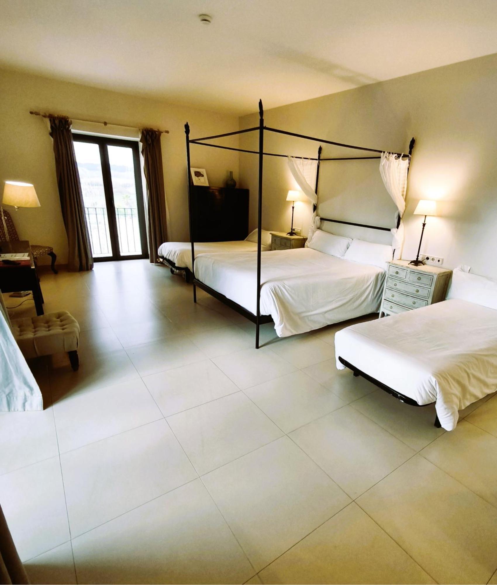 Hotel Villa Marcilla Kültér fotó