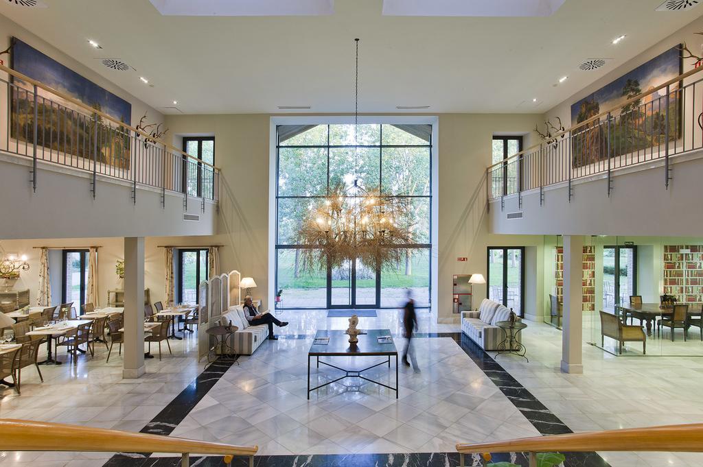 Hotel Villa Marcilla Kültér fotó