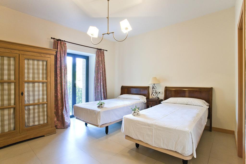 Hotel Villa Marcilla Kültér fotó